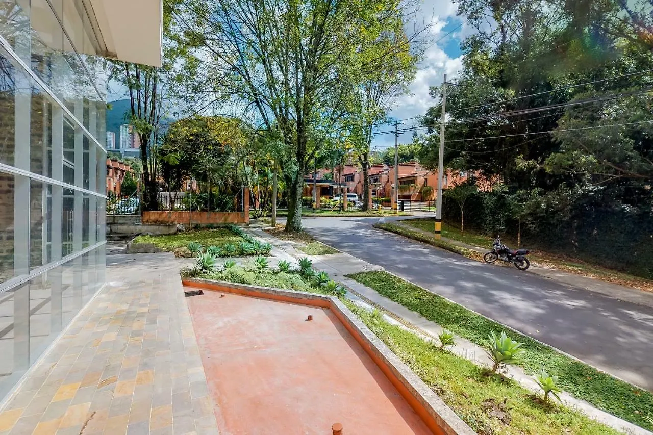 شقة ميديلين  في Acogedor Apartamento Con Balcon 202 Edificio Borbon