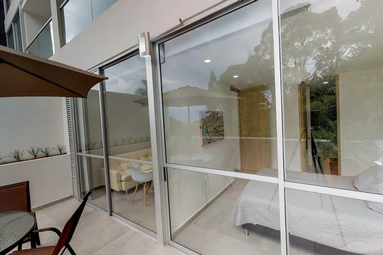 شقة ميديلين  في Acogedor Apartamento Con Balcon 202 Edificio Borbon كولومبيا