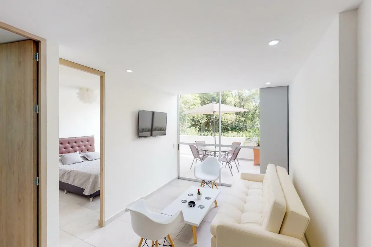 شقة ميديلين  في Acogedor Apartamento Con Balcon 202 Edificio Borbon