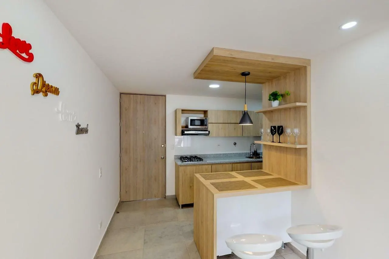 شقة ميديلين  في Acogedor Apartamento Con Balcon 202 Edificio Borbon كولومبيا